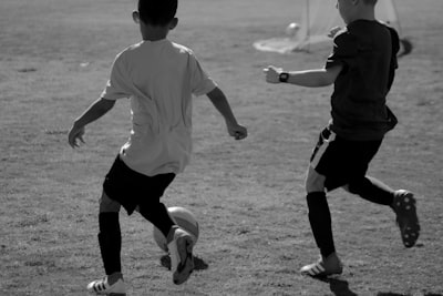 لاعبين لعبوا مع برشلونه ومانشستر يونايتد