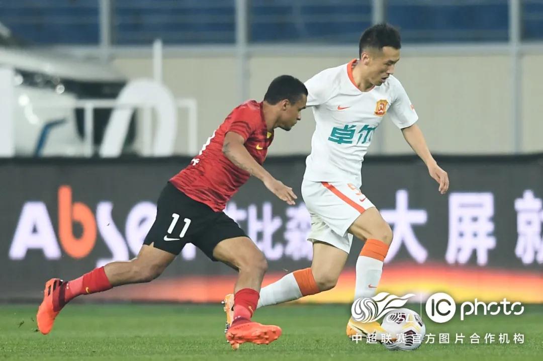 نقل مباشر لمباريات اليوم في جميع الدوريات