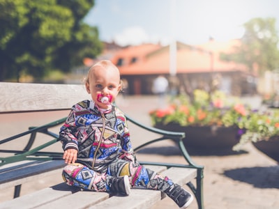 وظائف النقود الثلاثةوسيط التبادل، مقياس القيمة، ومخزن الثروة